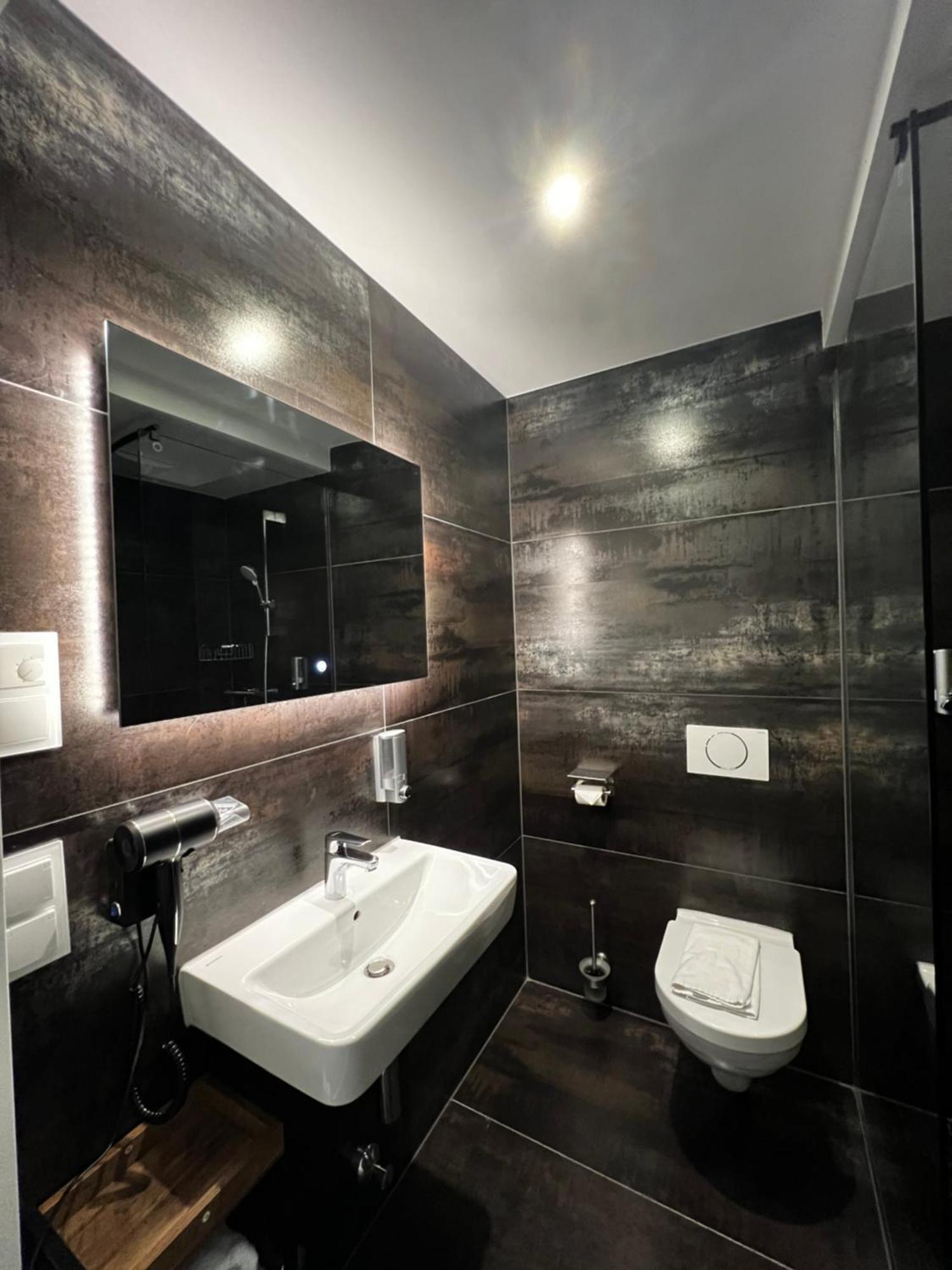 Hotel Adrett Am Dom - Digital Access โคโลญ ภายนอก รูปภาพ